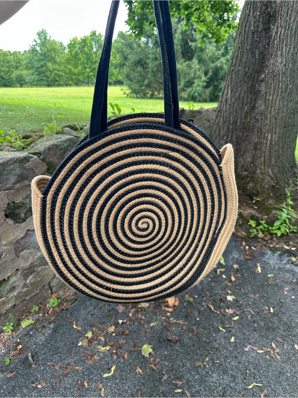 Universal Thread Black and Natural Spiral Round Shoulder Bag